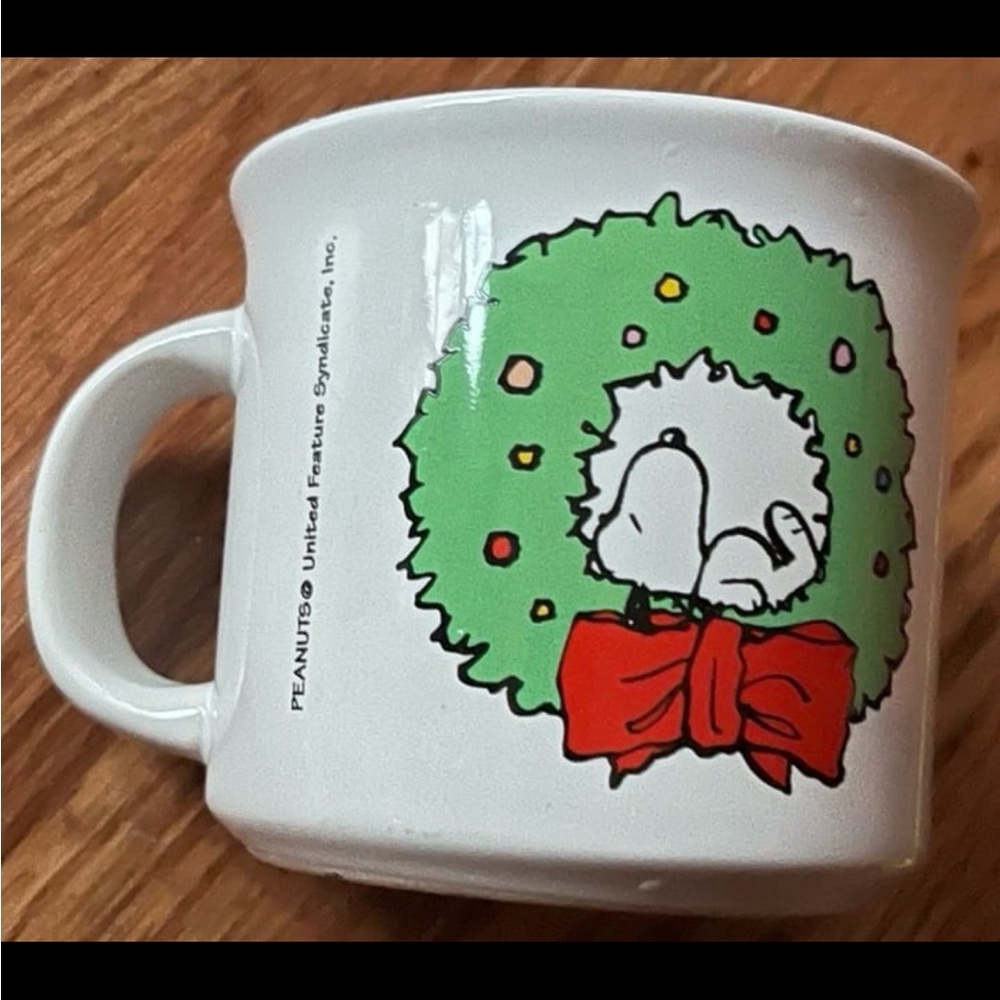 Peanuts White Mug with Green Wreath and Red Bow